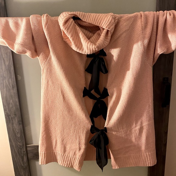 Women’s plus size sweater - Picture 2 of 2